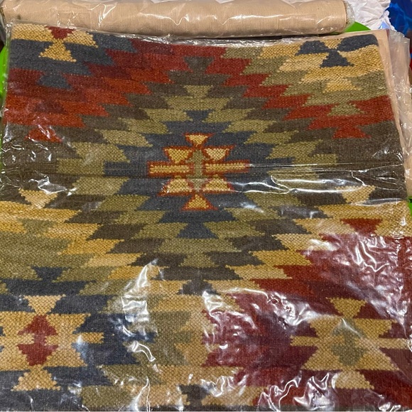 RARE! New Pottery Barn SW Tribal Kilim Pillow Cover, 18” #4 - Picture 7 of 7